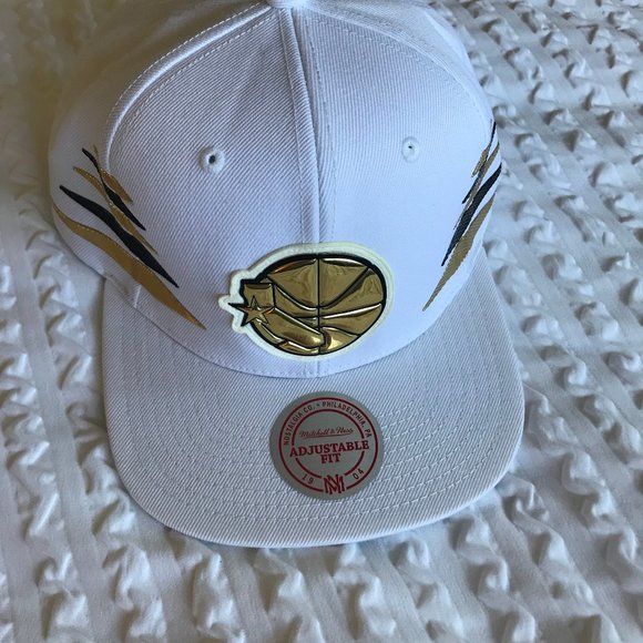 Golden State Warriors NBA "Solid Gold Diamond Snapback Warriors" Adjustable Cap - Picture 1 of 4